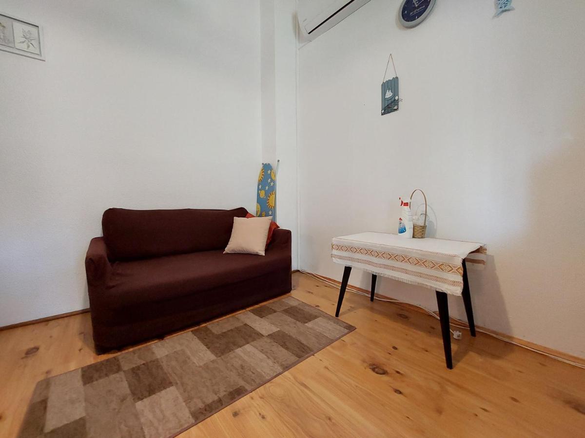 Apartments Vilim Pinezići Exterior foto