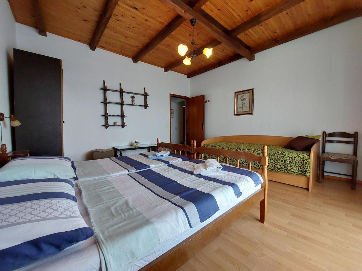 Apartments Vilim Pinezići Exterior foto