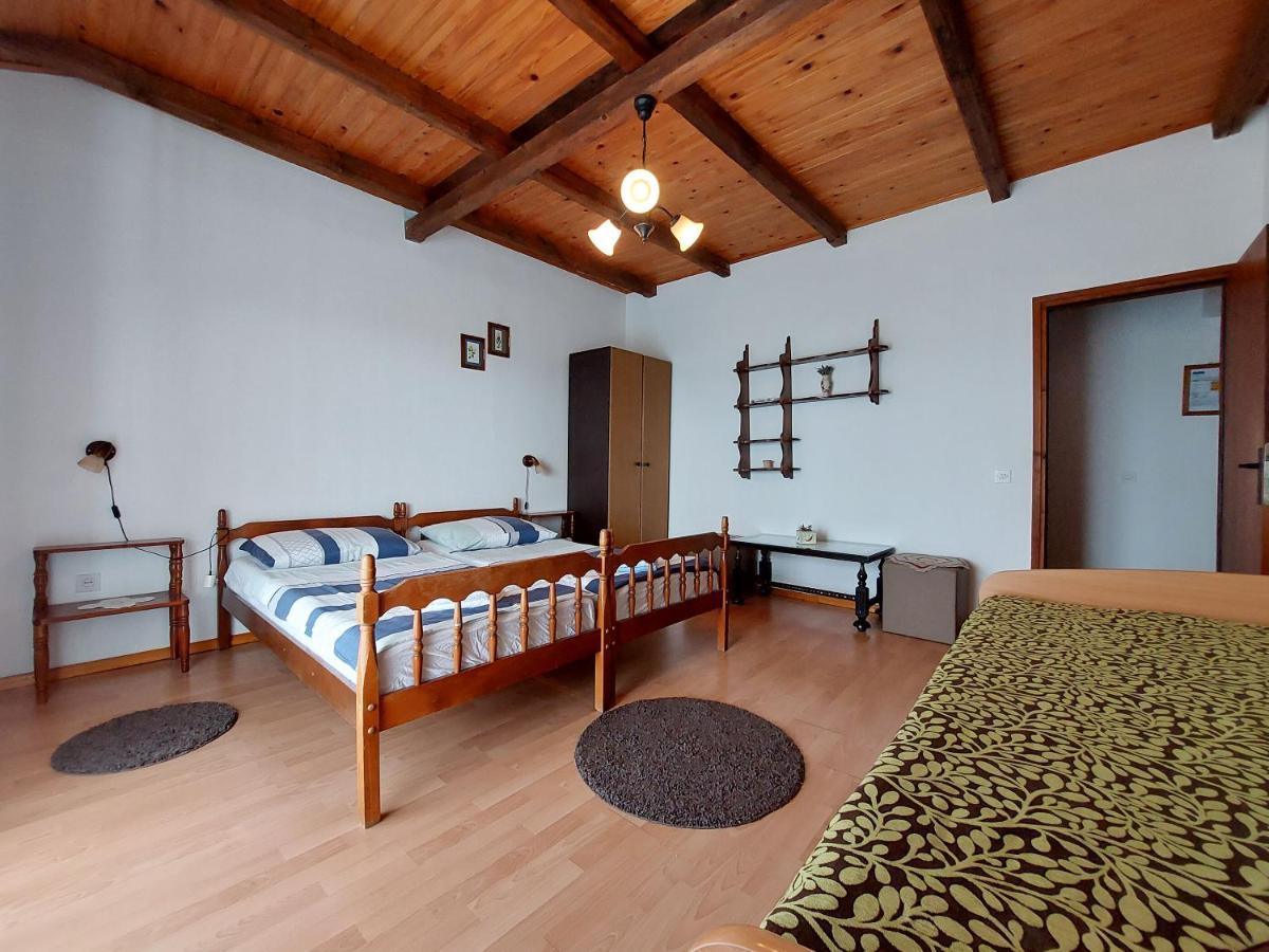 Apartments Vilim Pinezići Exterior foto
