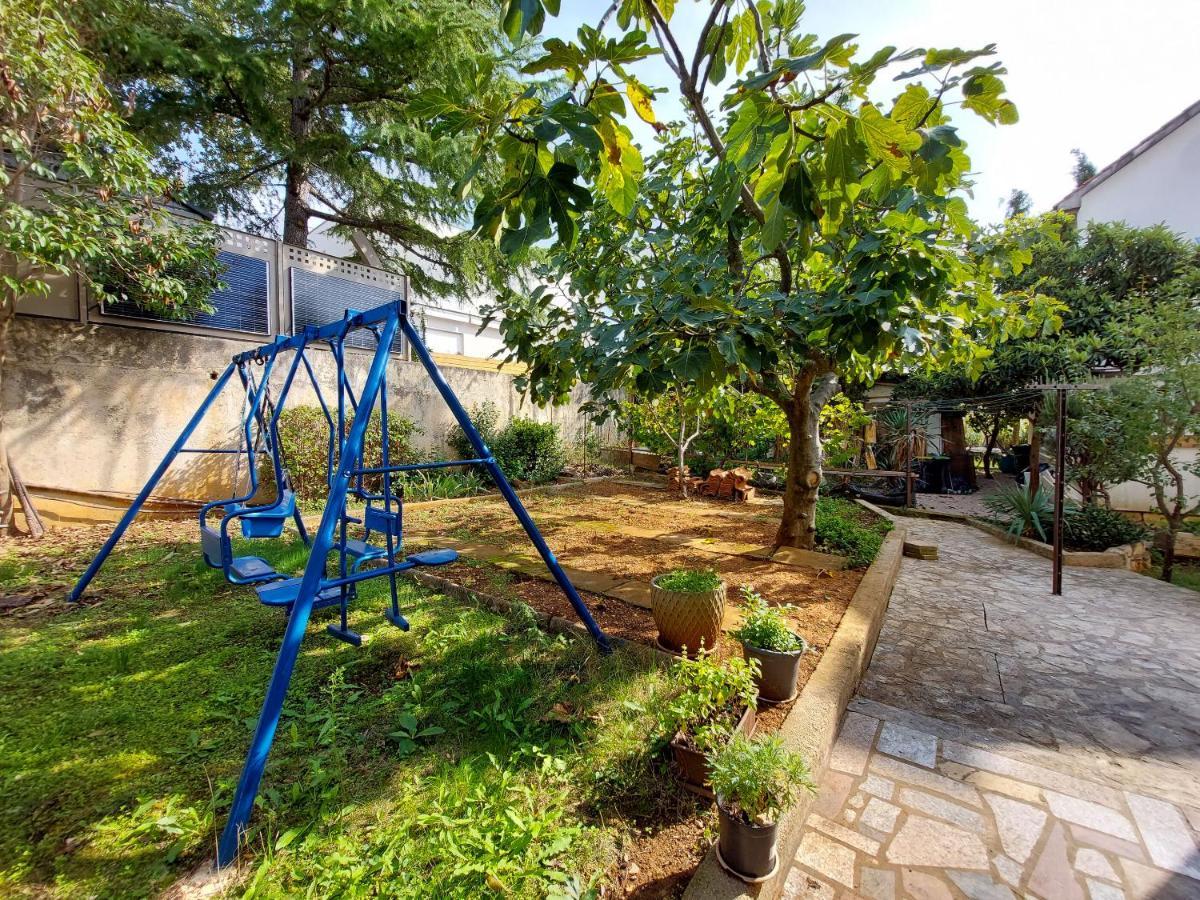 Apartments Vilim Pinezići Exterior foto